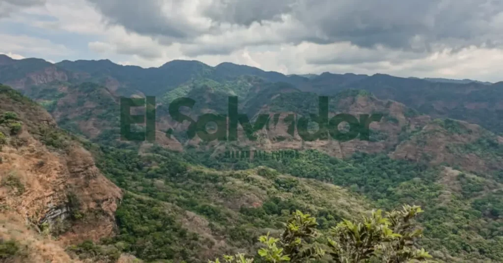 Hiking Parque Nacional El Imposible, El Salvador